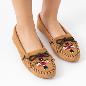 Minnetonka Women’s Thunderbird Animikii Softsole Moccasins 7 Suede, Beaded